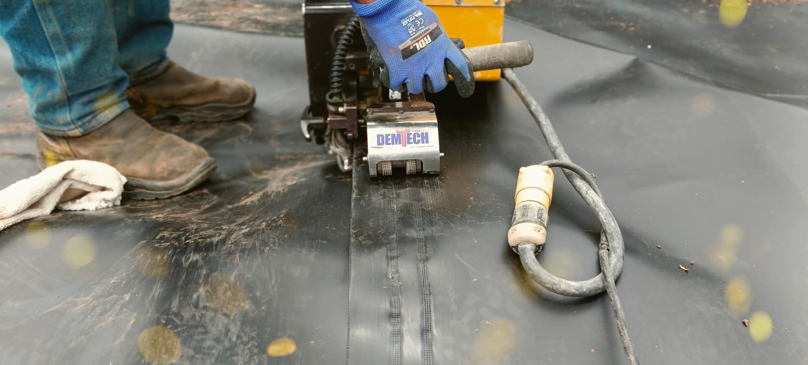 Reparación de geomembrana 3